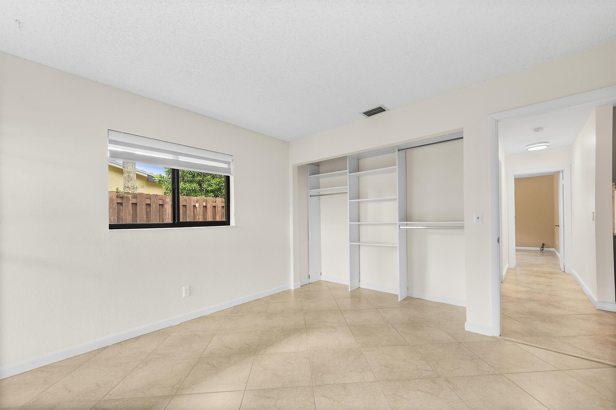 PEMBROKE LAKES SEC 6 - Residential