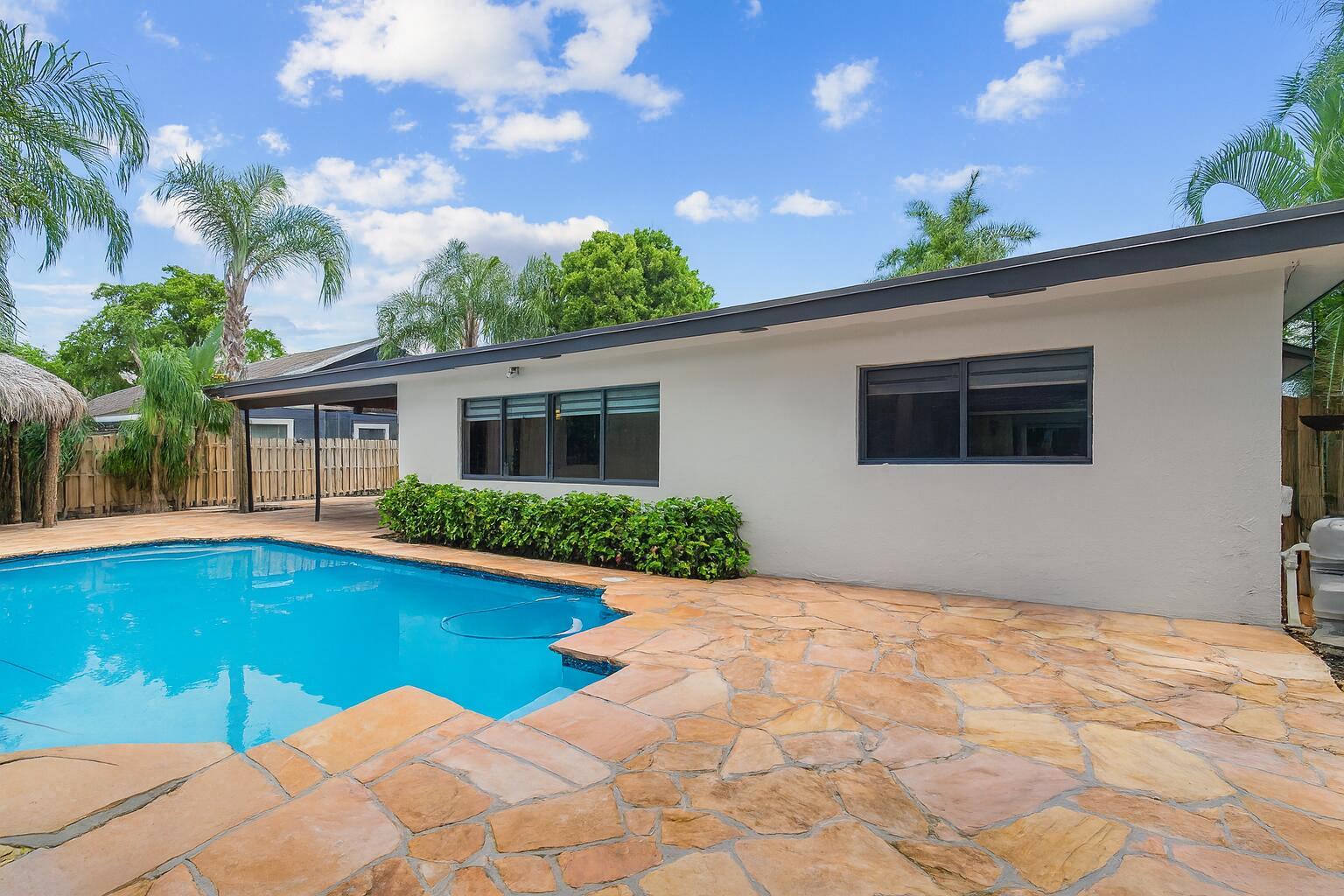 PEMBROKE LAKES SEC 6 - Residential