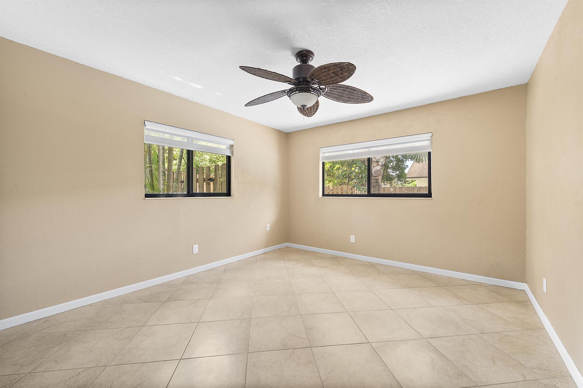 PEMBROKE LAKES SEC 6 - Residential