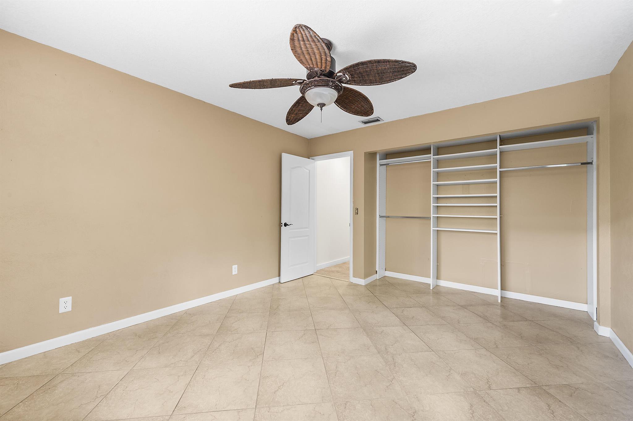 PEMBROKE LAKES SEC 6 - Residential