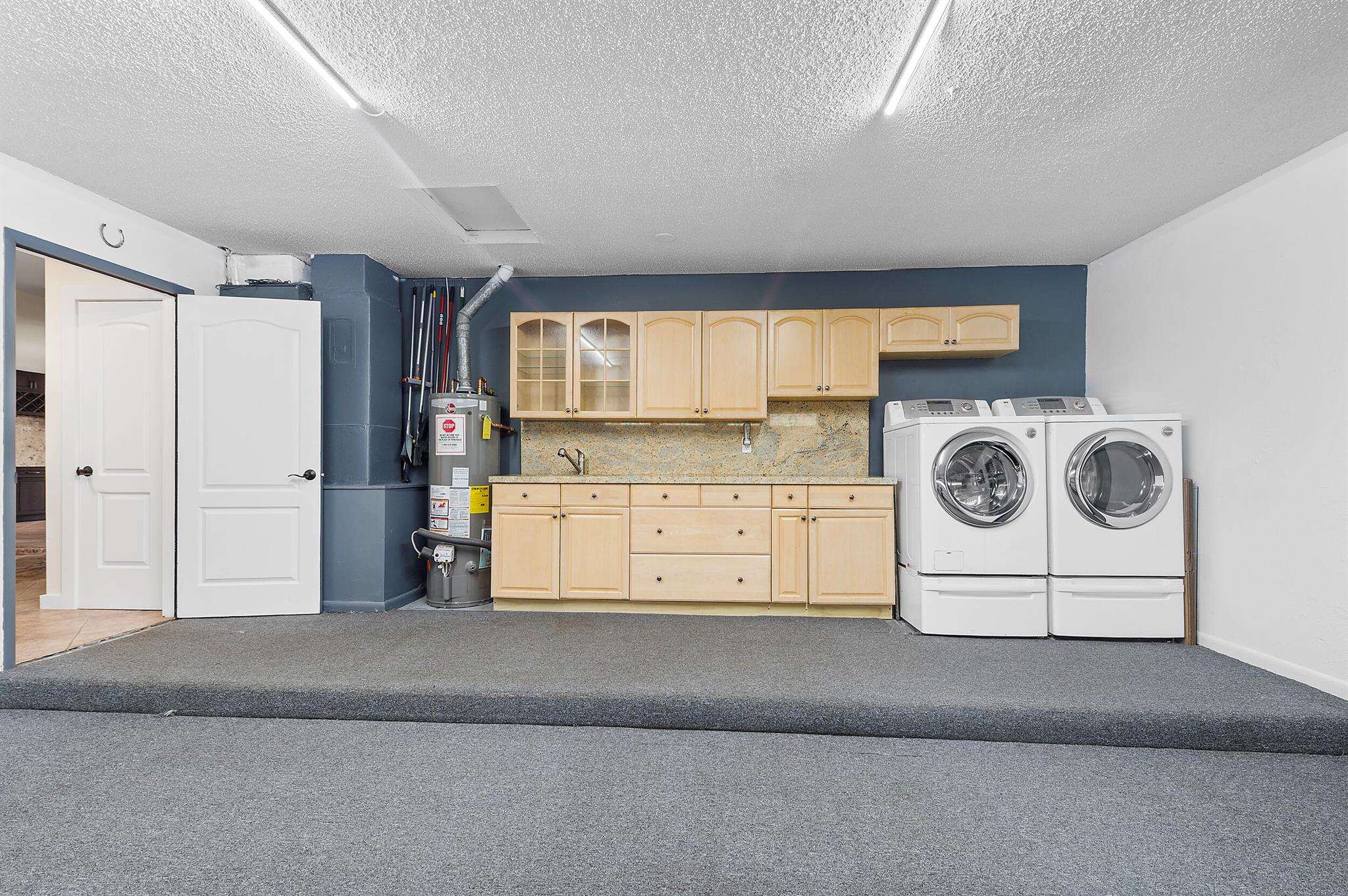 PEMBROKE LAKES SEC 6 - Residential