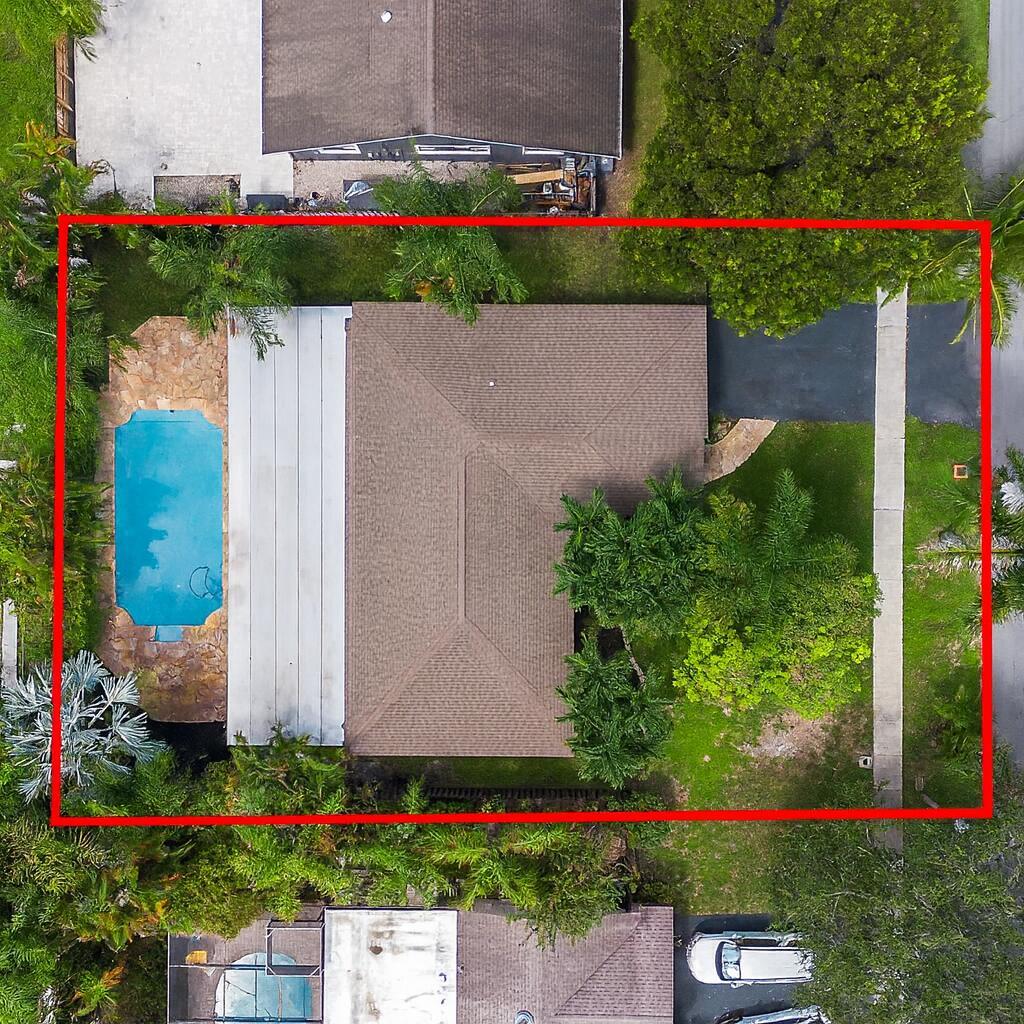 PEMBROKE LAKES SEC 6 - Residential