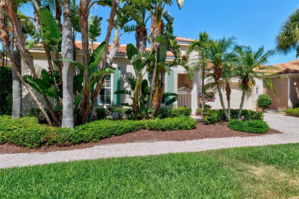 Photo of 9515 E Maiden Court, Vero Beach, FL 32963 (MLS # F10501220)