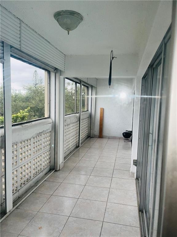 LAKES OF INVERRARY CONDO - Residential