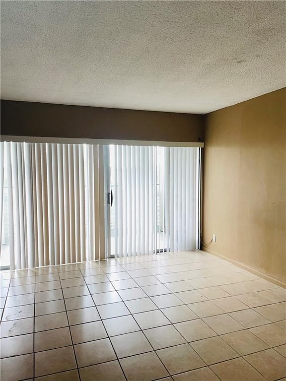 LAKES OF INVERRARY CONDO - Residential