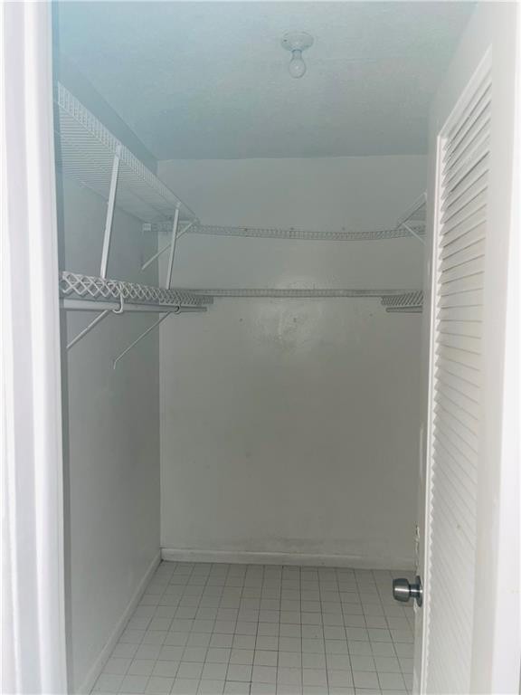 LAKES OF INVERRARY CONDO - Residential