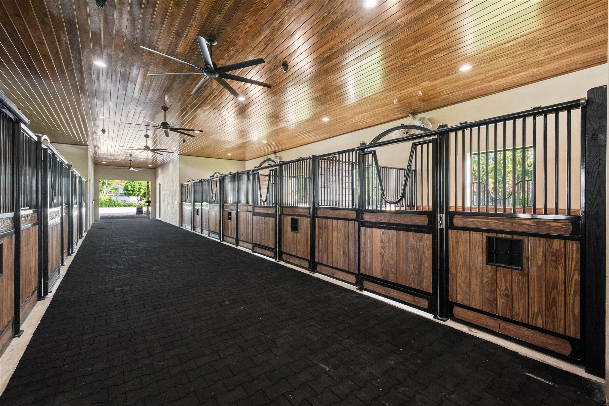 PADDOCK PARK 2 OF WELLING - Residential