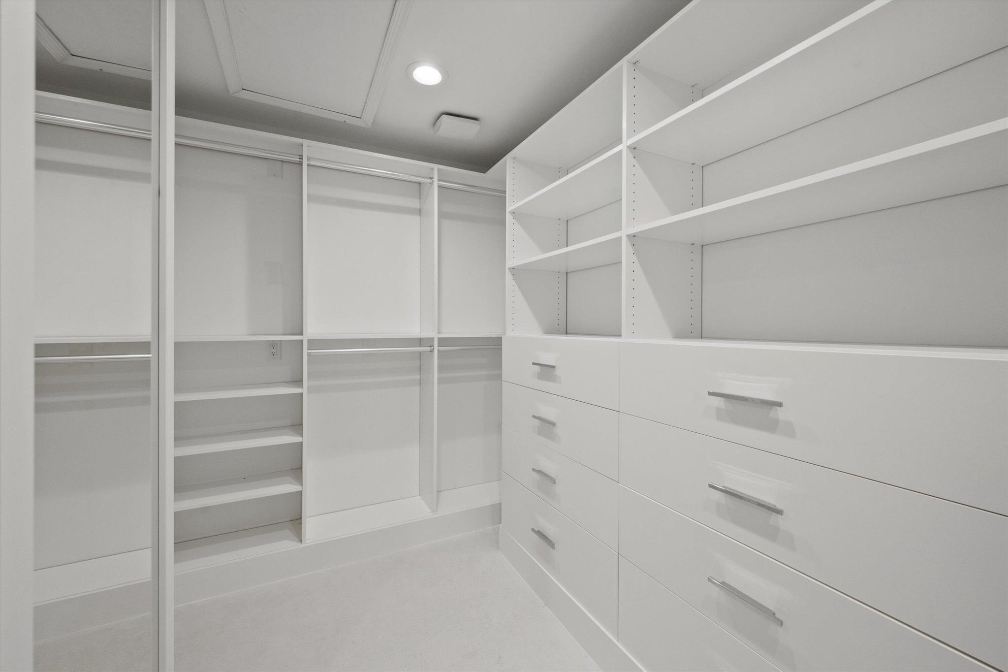 PADDOCK PARK 2 OF WELLING - Residential