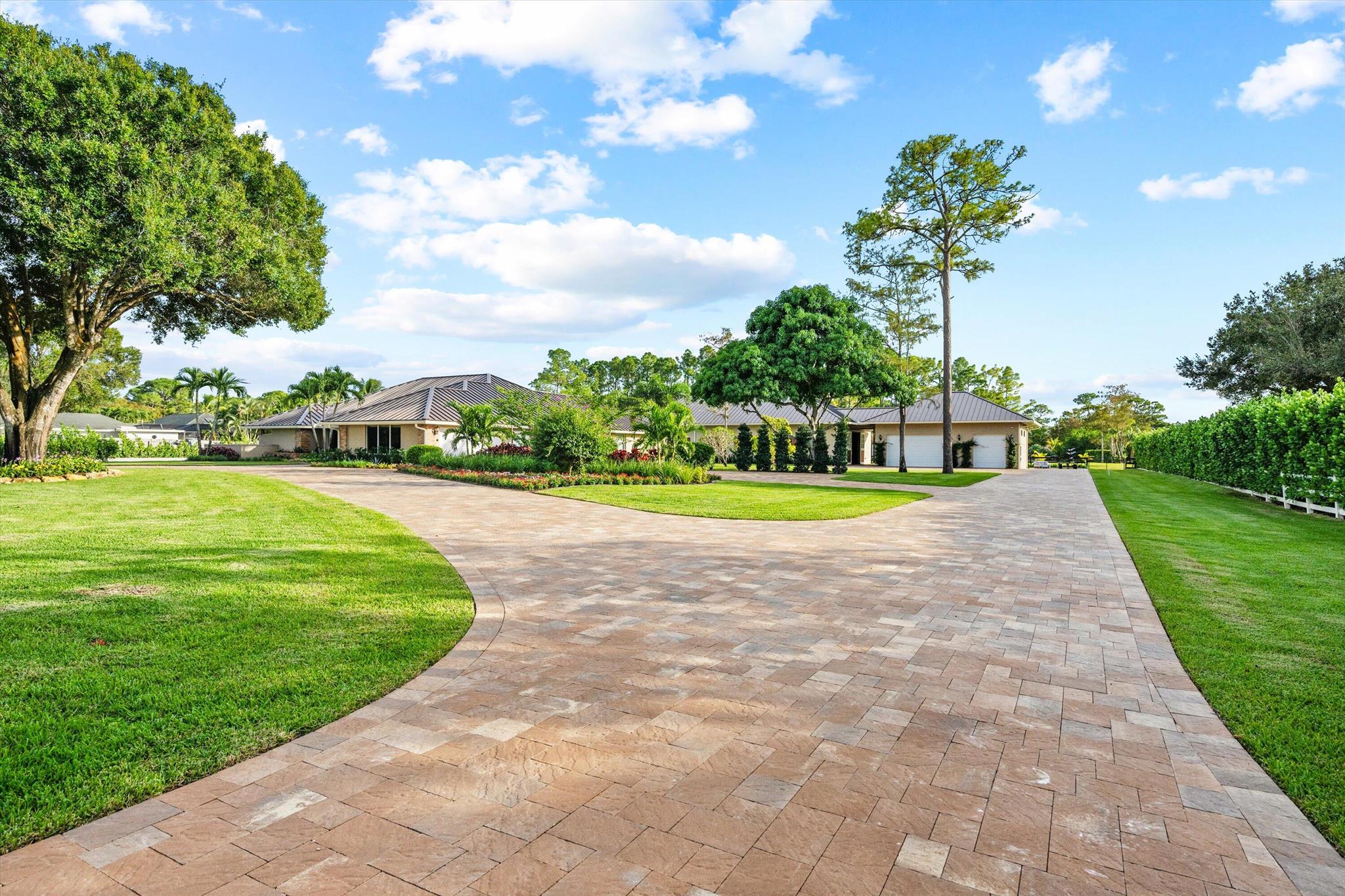 PADDOCK PARK 2 OF WELLING - Residential