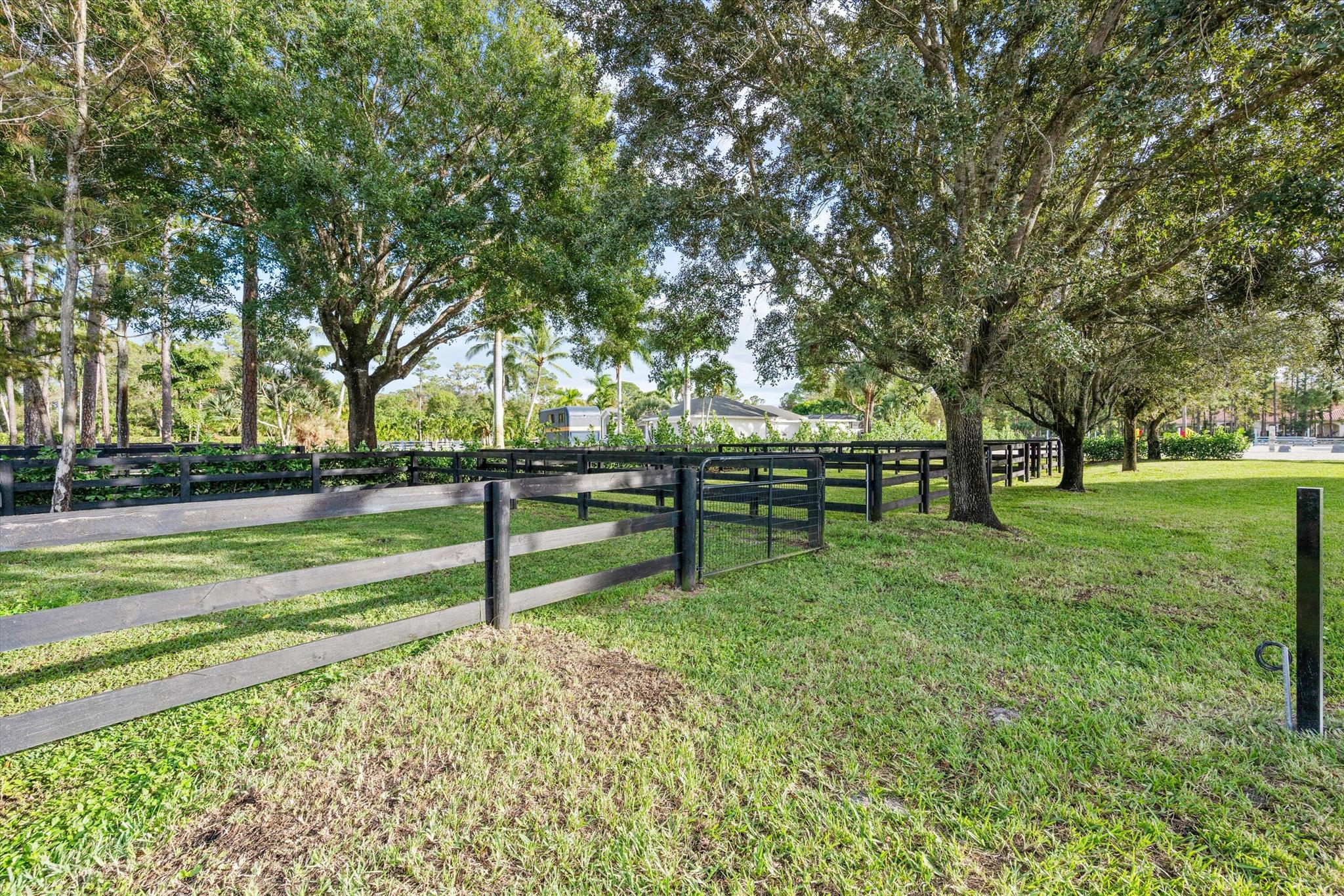 PADDOCK PARK 2 OF WELLING - Residential