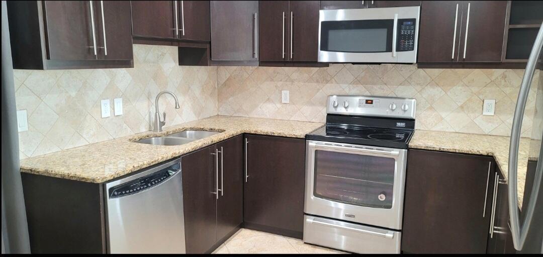 VILLAS OF WINDMILL POINT - Residential Lease