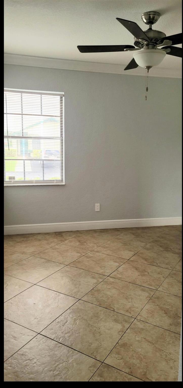 VILLAS OF WINDMILL POINT - Residential Lease