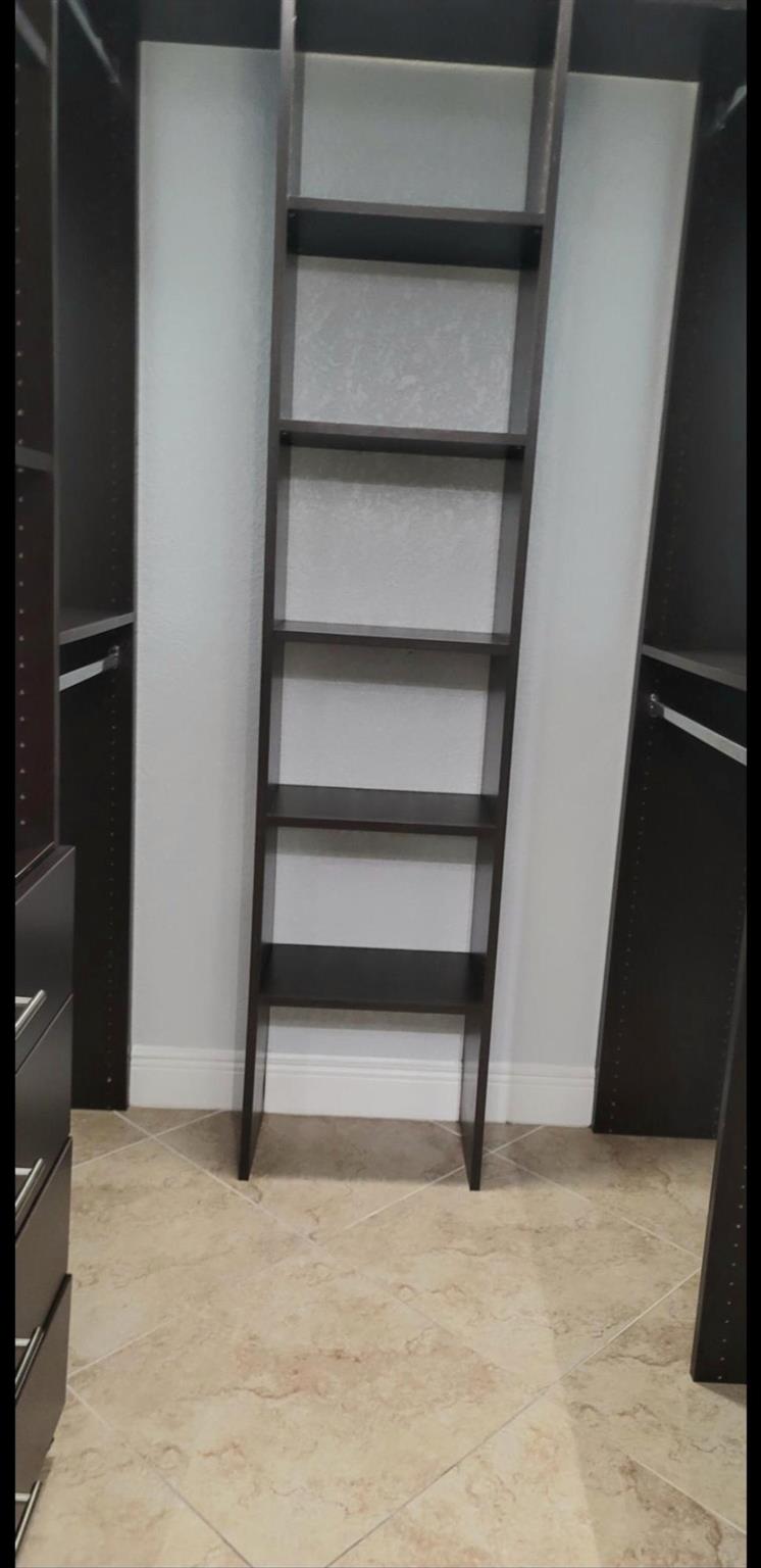 VILLAS OF WINDMILL POINT - Residential Lease