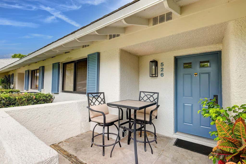 Photo of 526 Club Drive, Palm Beach Gardens, FL 33418 (MLS # B26045297)