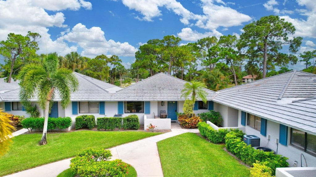 Photo of 526 Club Drive, Palm Beach Gardens, FL 33418 (MLS # B26045297)