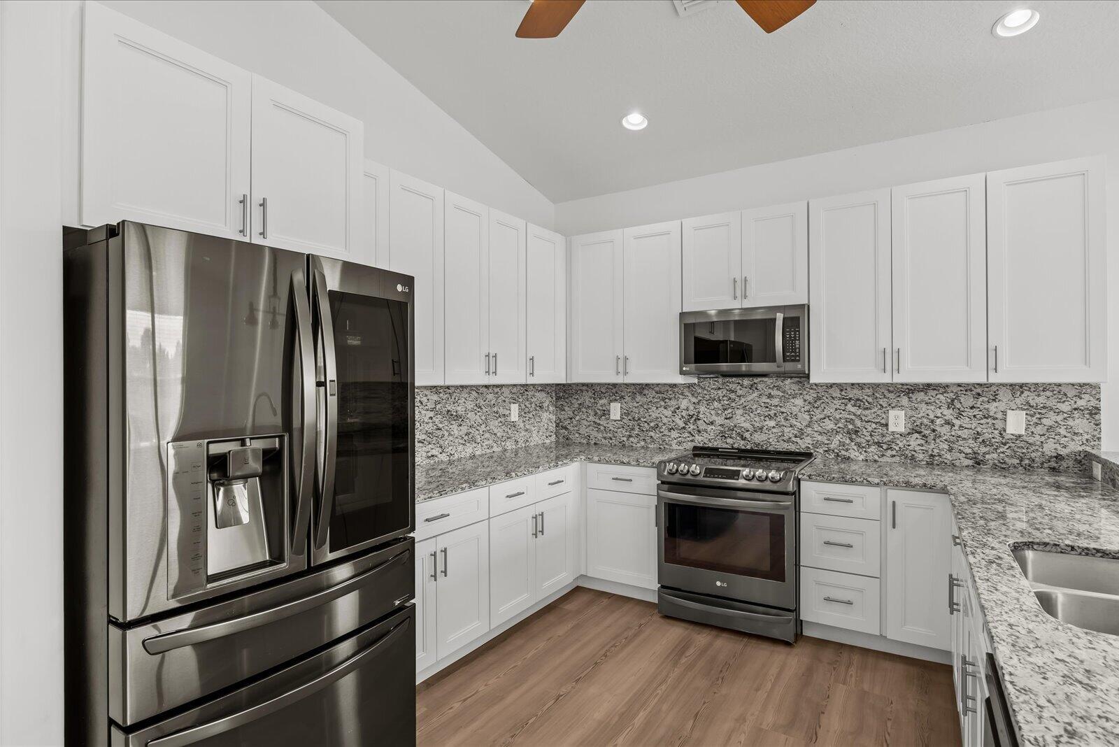 VALENCIA SHORES 1 - Residential