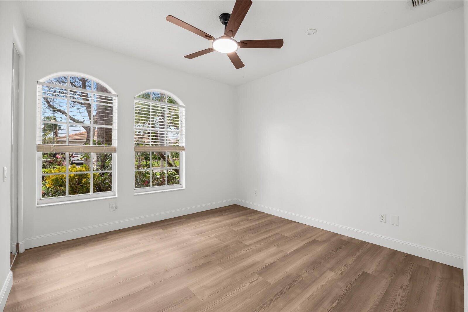 VALENCIA SHORES 1 - Residential