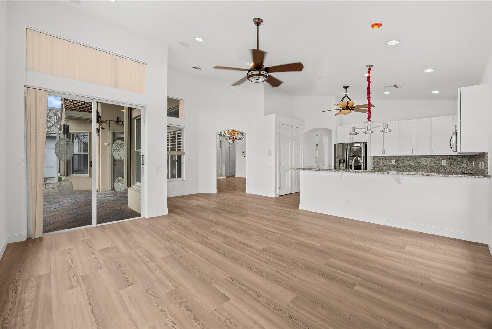 VALENCIA SHORES 1 - Residential