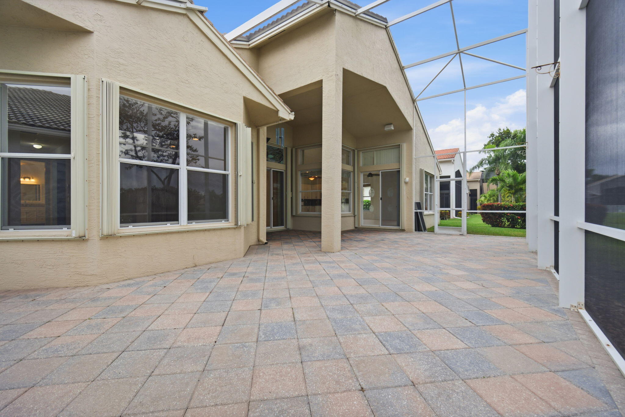 VALENCIA SHORES 1 - Residential