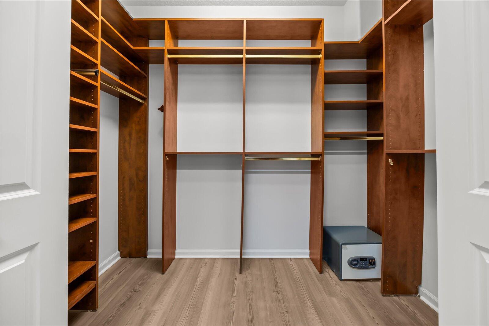 VALENCIA SHORES 1 - Residential