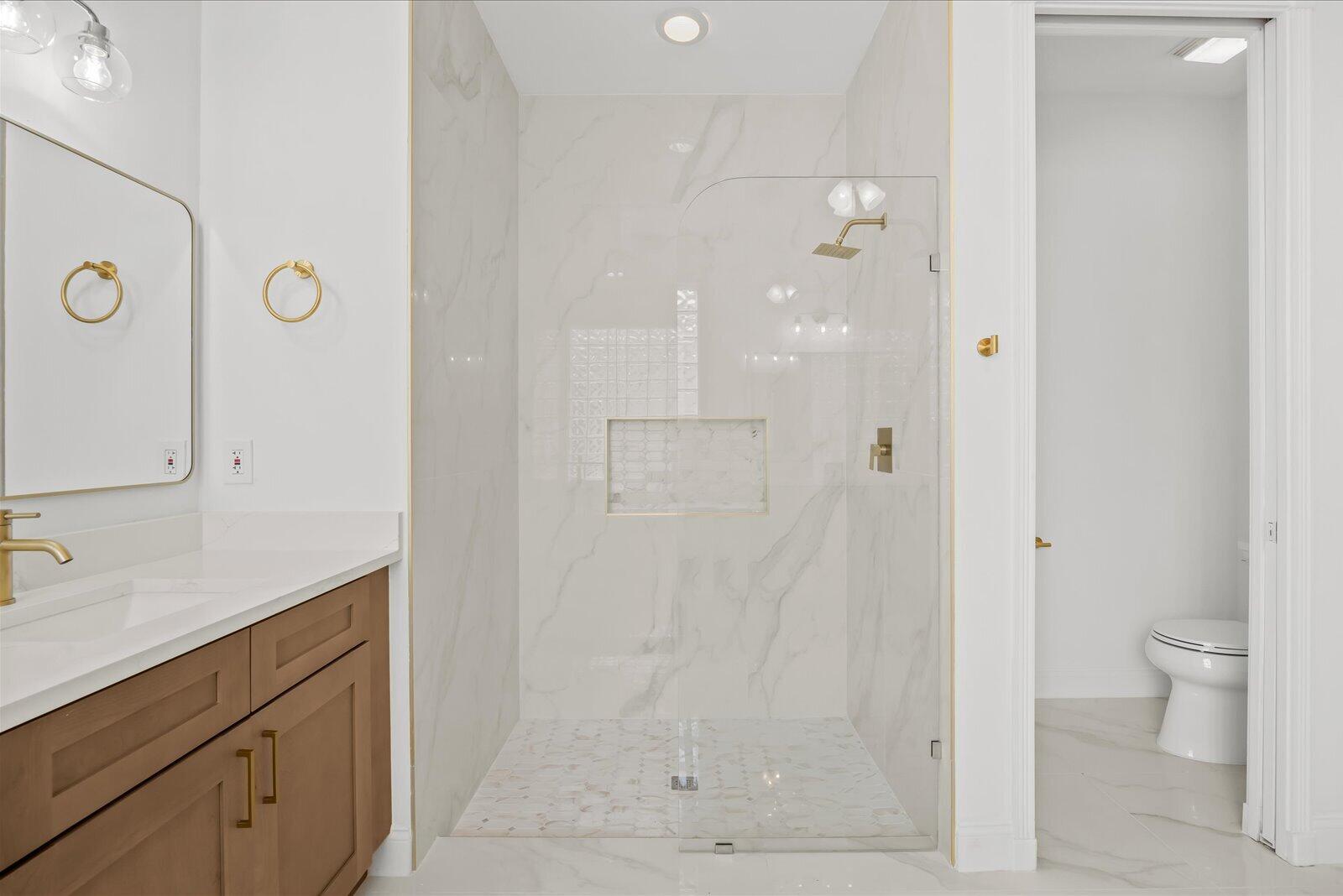 VALENCIA SHORES 1 - Residential