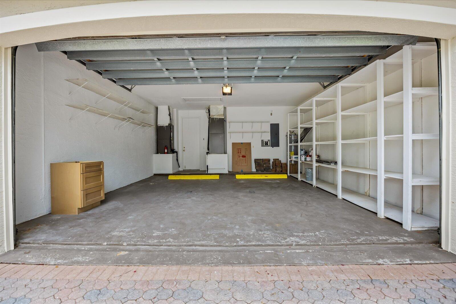 VALENCIA SHORES 1 - Residential