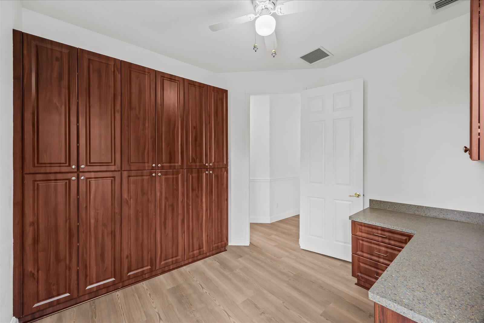 VALENCIA SHORES 1 - Residential