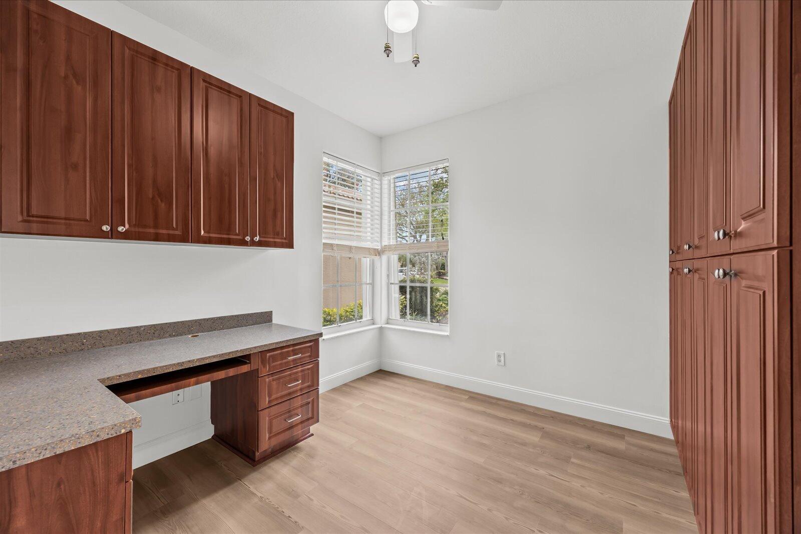 VALENCIA SHORES 1 - Residential