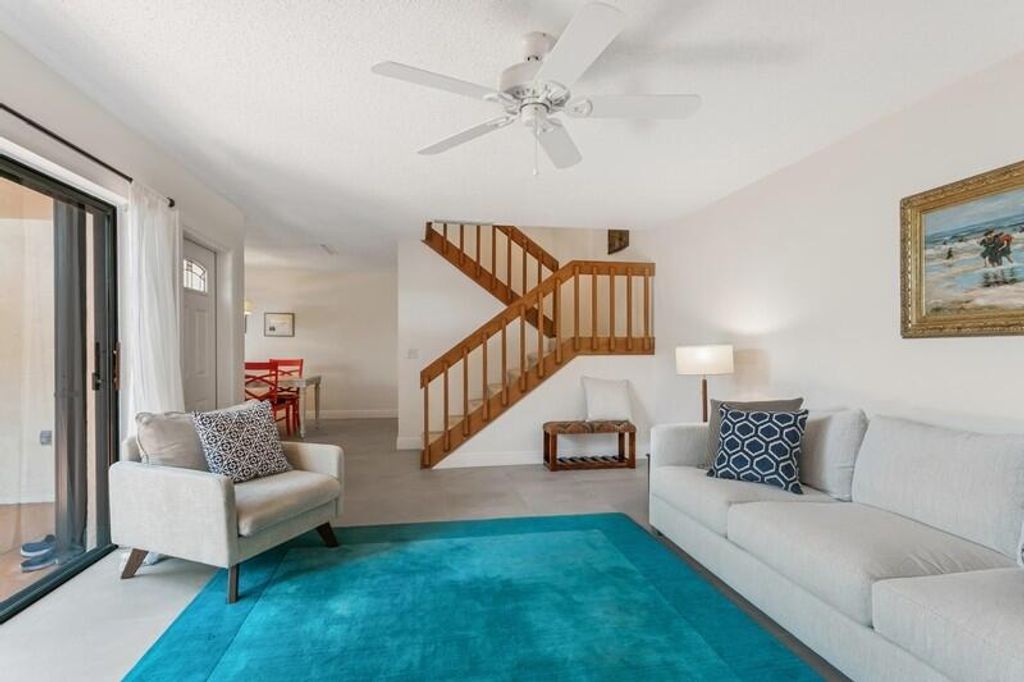 Photo of 825 Center 32b Street, Jupiter, FL 33458 (MLS # R11098803)