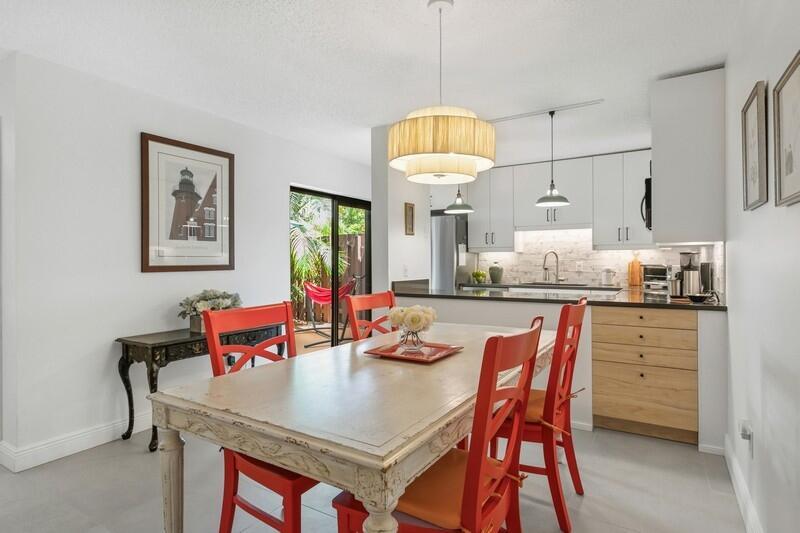 825 Center 32b Street