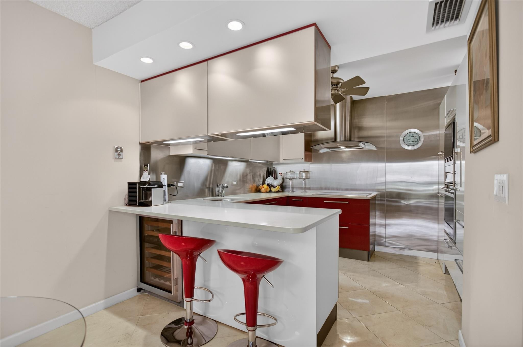 9001 Jacaranda Lane 201