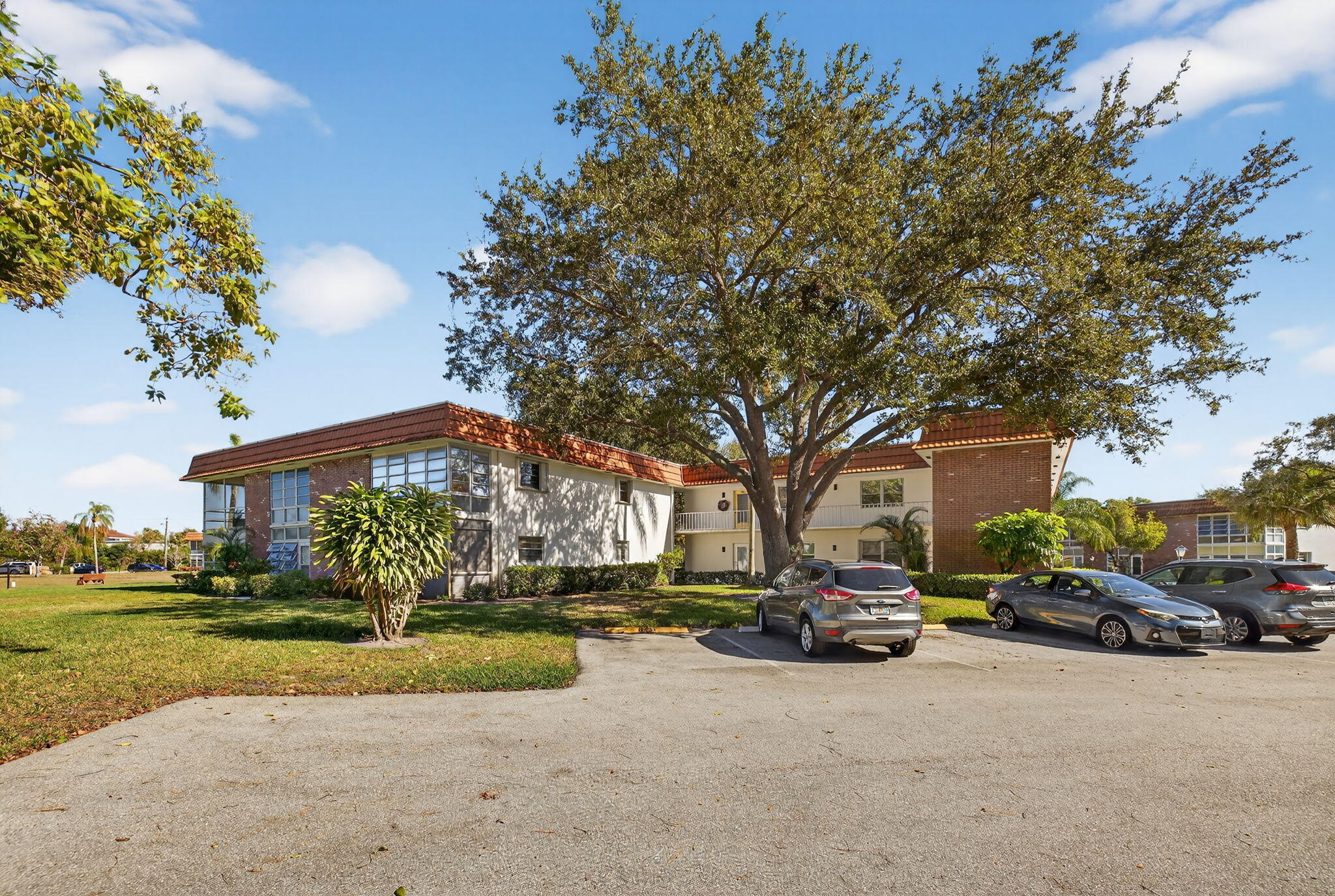 VISTA DEL LAGO CONDO - Residential Lease