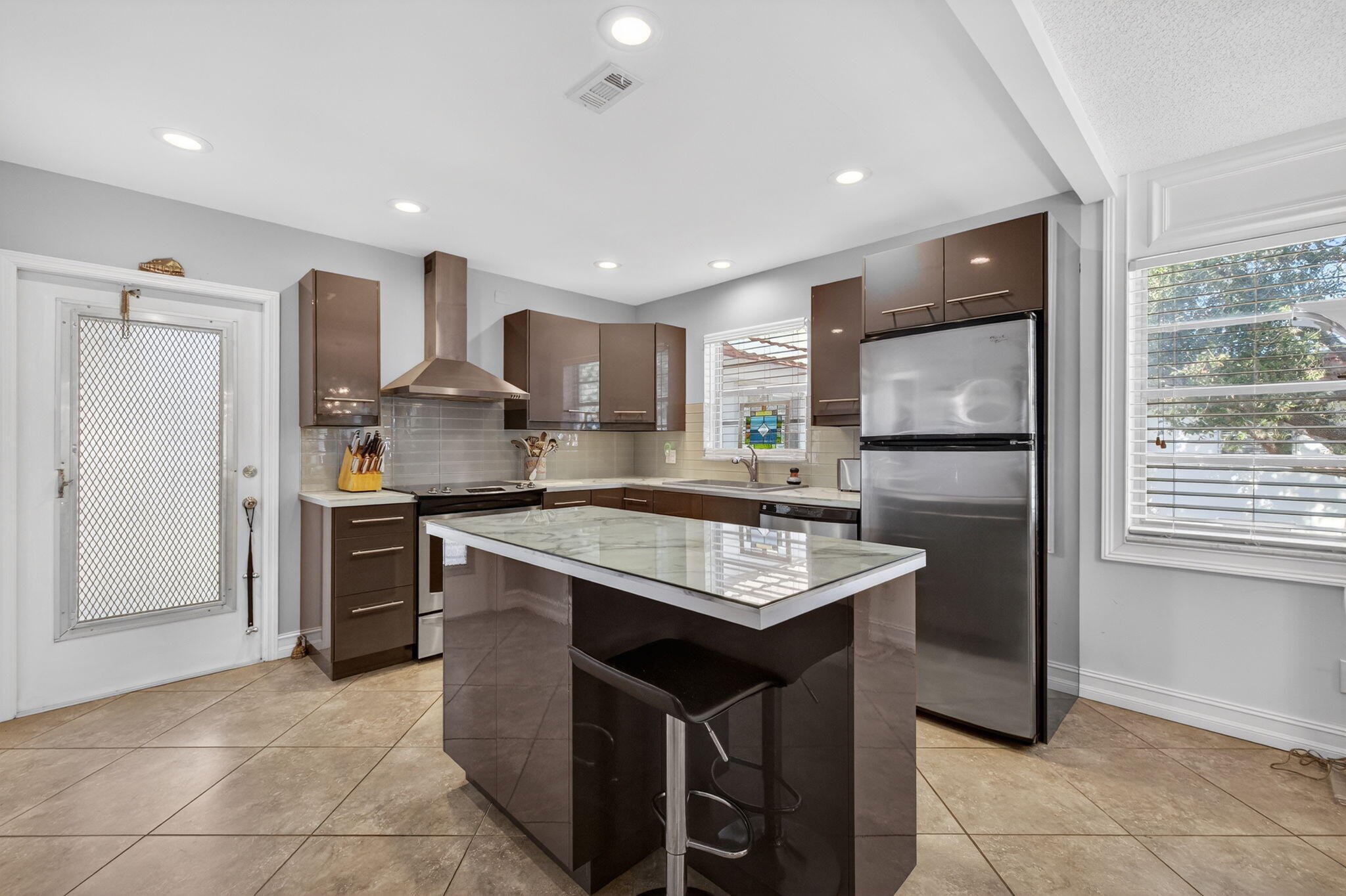 VISTA DEL LAGO CONDO - Residential Lease