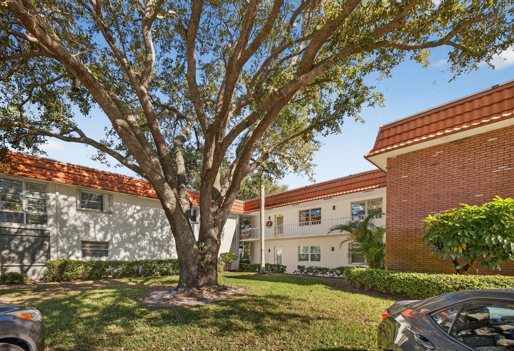 VISTA DEL LAGO CONDO - Residential Lease