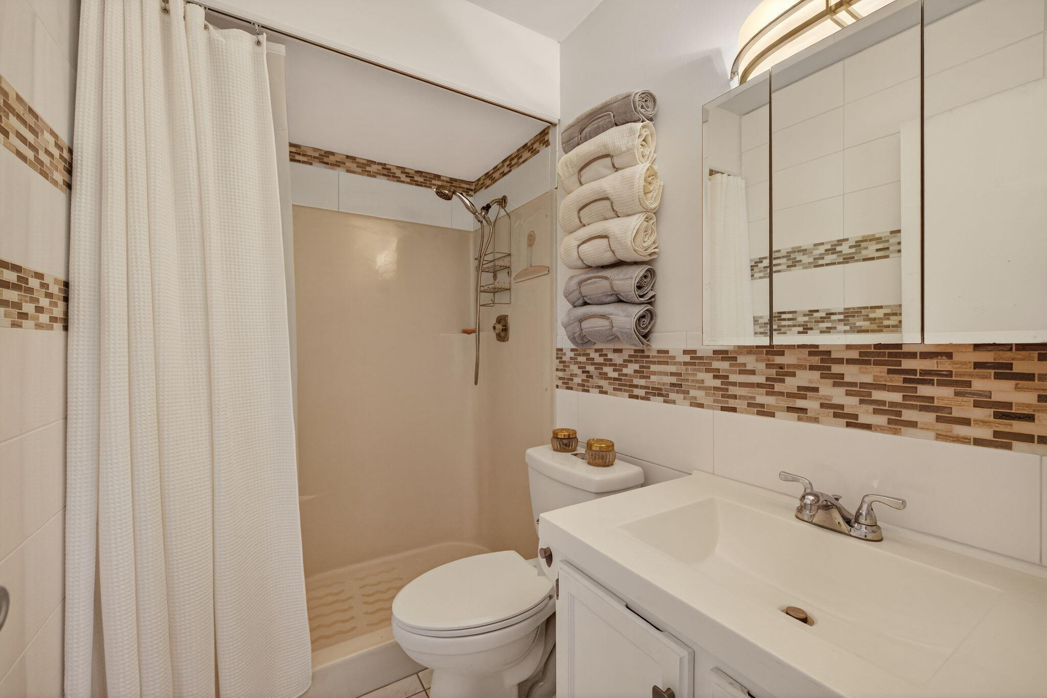 VISTA DEL LAGO CONDO - Residential Lease