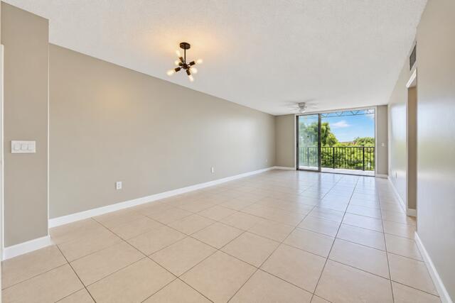 1410 S Federal Highway 303