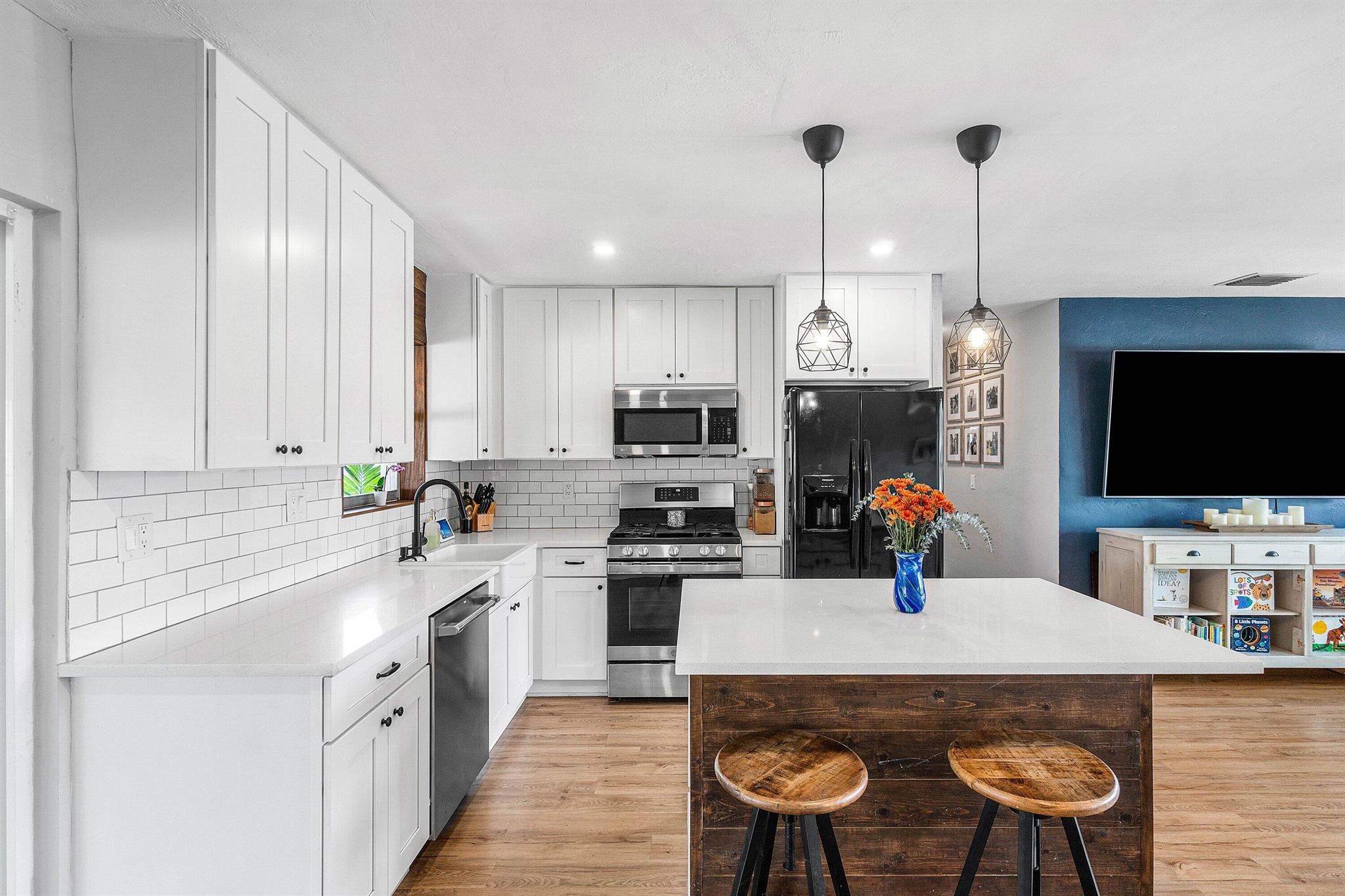 LAKE OSBORNE HEIGHTS - Residential
