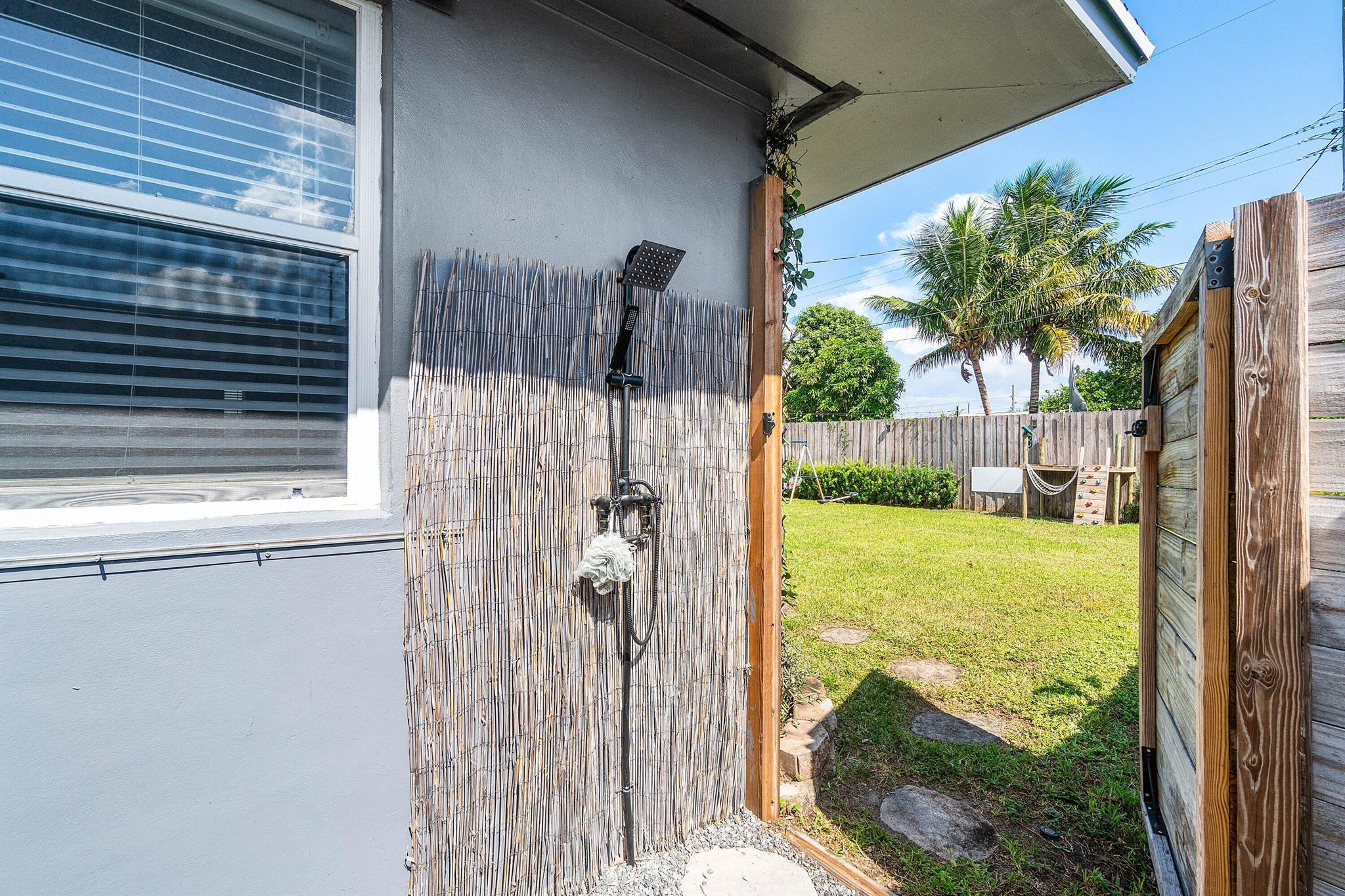 LAKE OSBORNE HEIGHTS - Residential