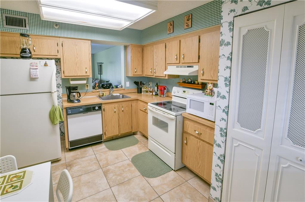 Waters Edge Towers Condo - Residential Lease