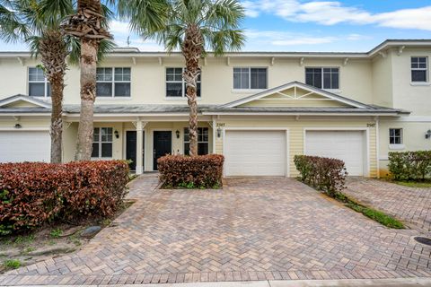 Photo of 2545 Creekside Drive, Fort Pierce, FL 34981 (MLS # B26005847)