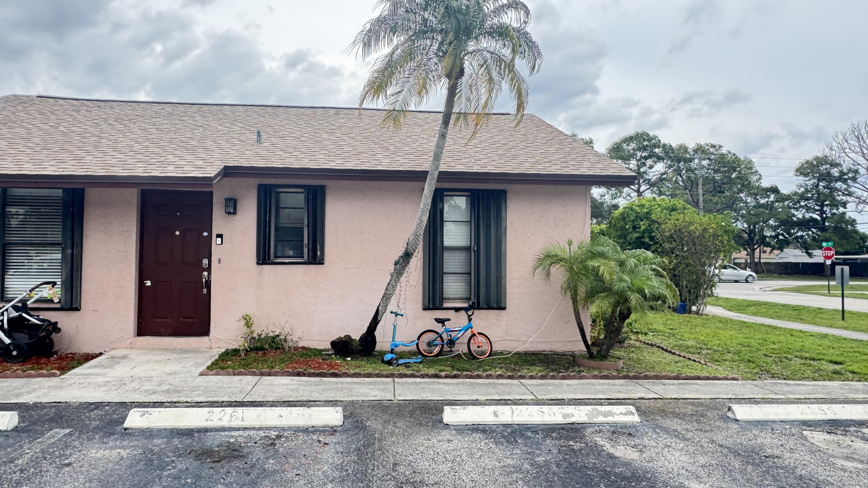 SIERRA WOODS CONDO - Residential Lease