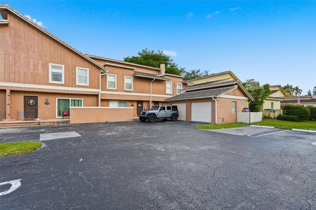 Photo of 4337 Coral Springs Drive #1H, Coral Springs, FL 33065 (MLS # F10539441)