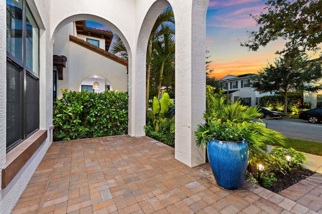 Photo of 13640 Dumont Road, Palm Beach Gardens, FL 33418 (MLS # B26057336)