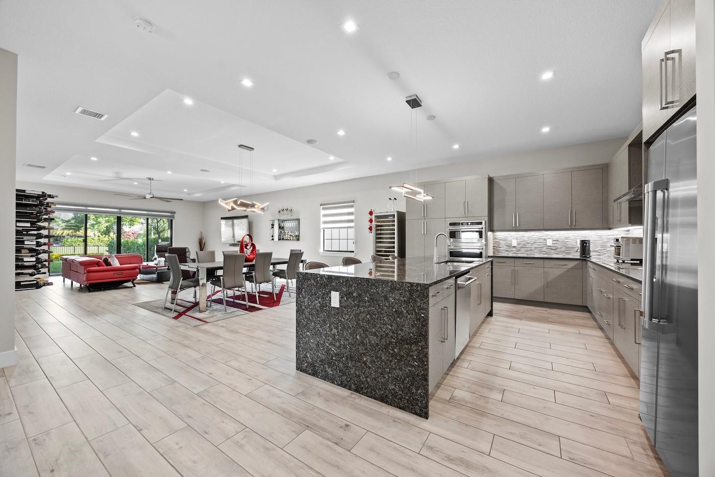 Plat/Banyan Cay Residence - Residential