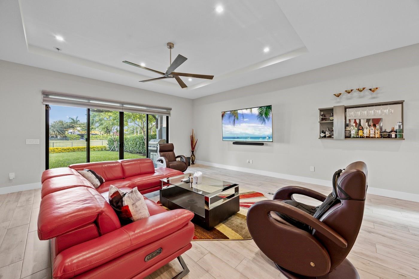 Plat/Banyan Cay Residence - Residential