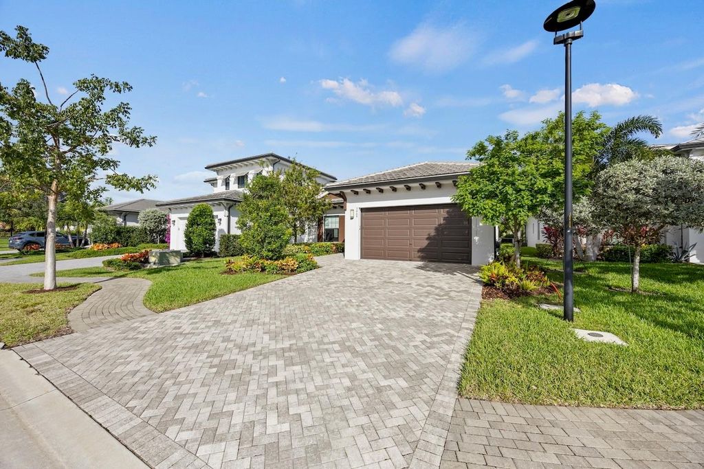 Photo of 3069 Bellflower Cir, West Palm Beach, FL 33401 (MLS # F10542314)