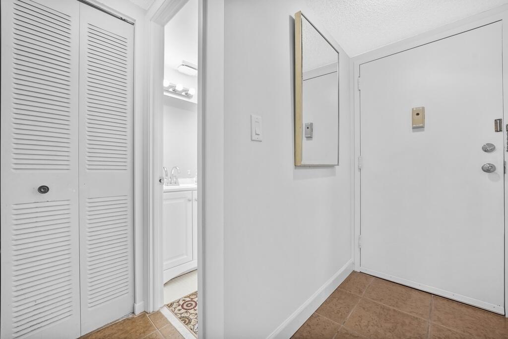 OAKBROOK IV V VI VII CONDO - Residential