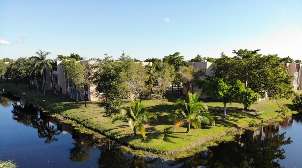 OAKBROOK IV V VI VII CONDO - Residential