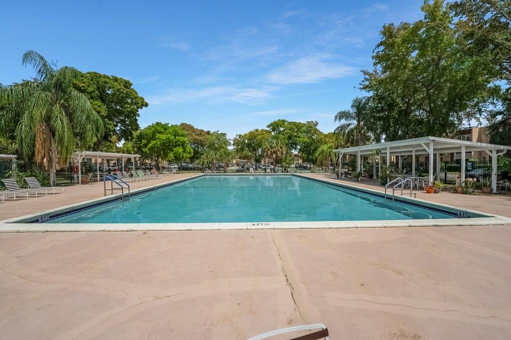 OAKBROOK IV V VI VII CONDO - Residential