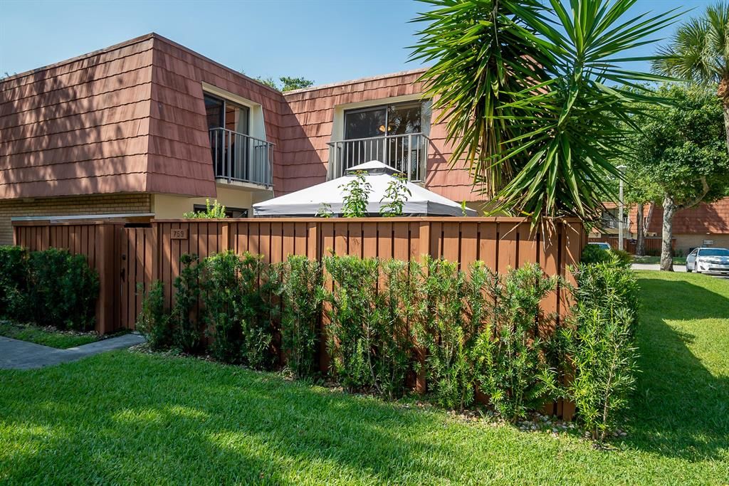 Photo of 759 Buttonwood Lane, Boynton Beach, FL 33436 (MLS # R10715363)